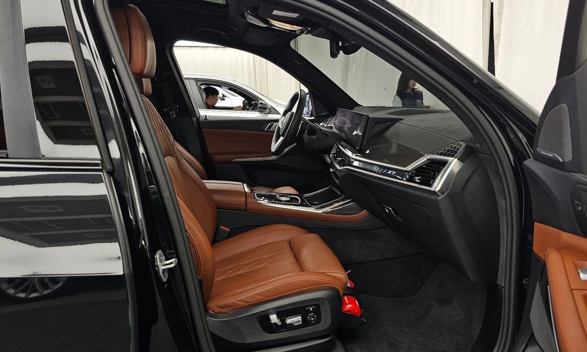BMW X7 2025