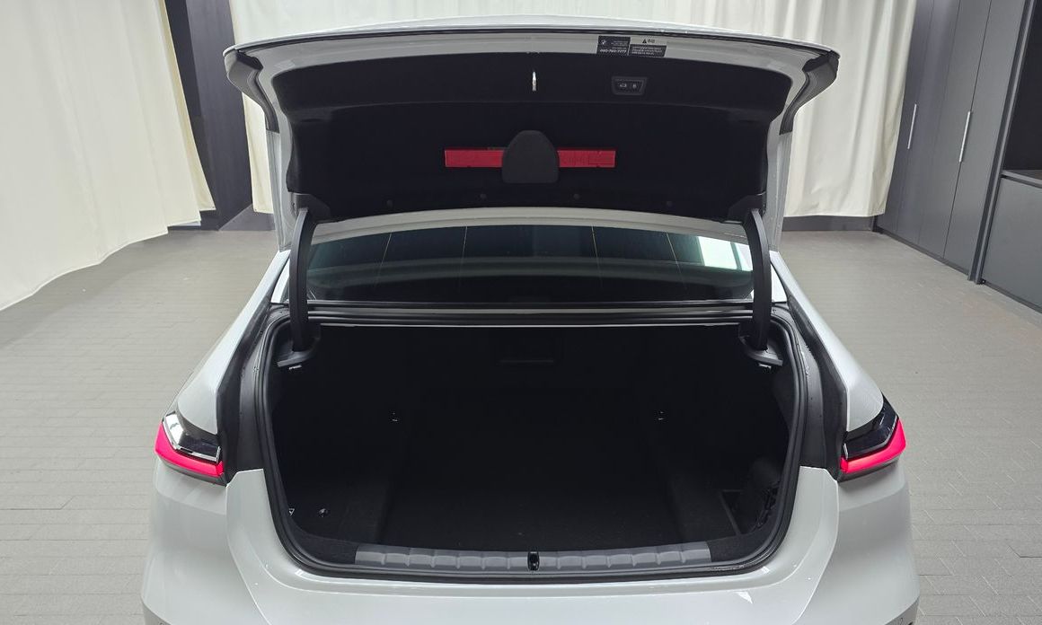 BMW 7-Series 2025