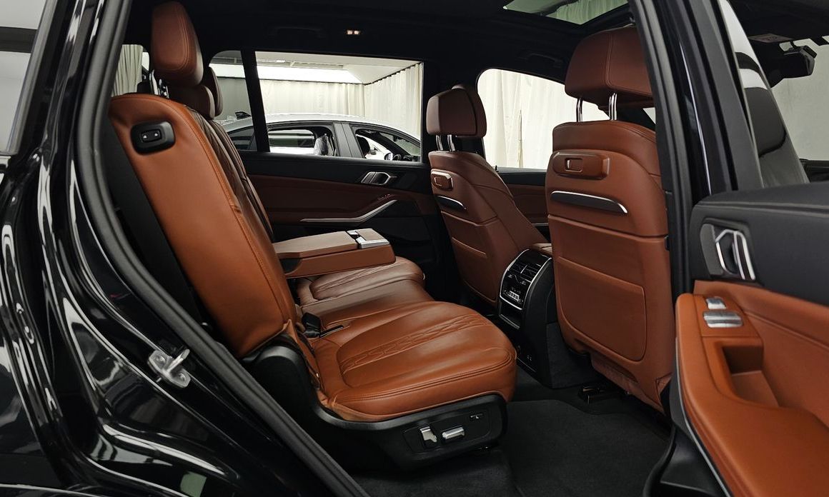 BMW X7 2025