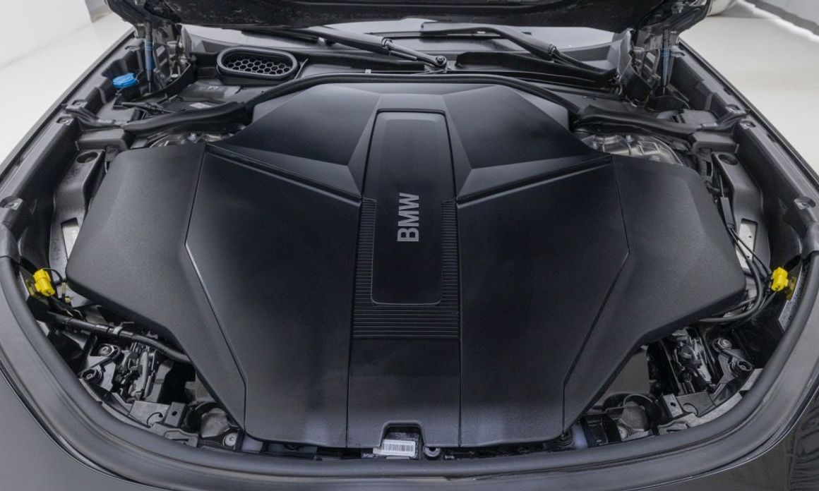 BMW i7 2025