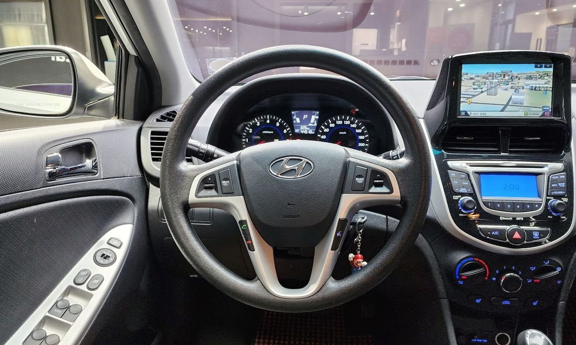 Hyundai Accent 2012