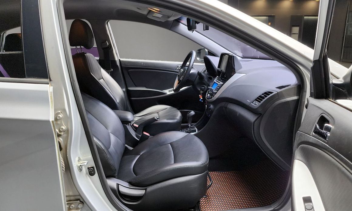 Hyundai Accent 2012