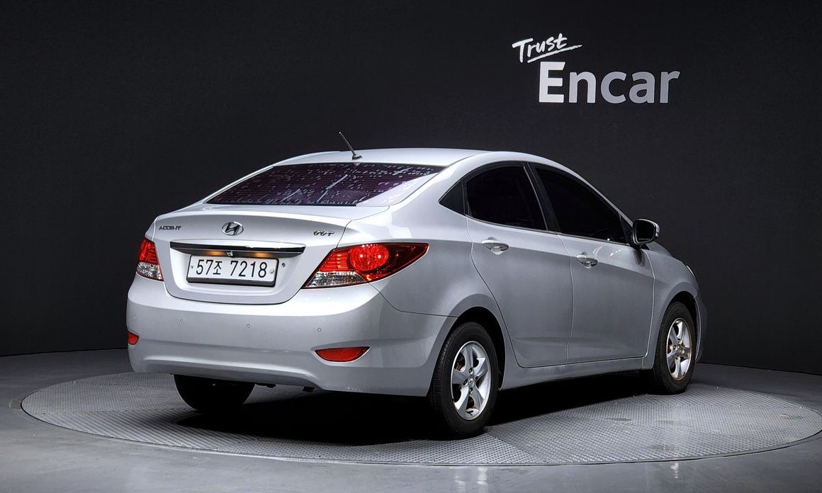 Hyundai Accent 2012