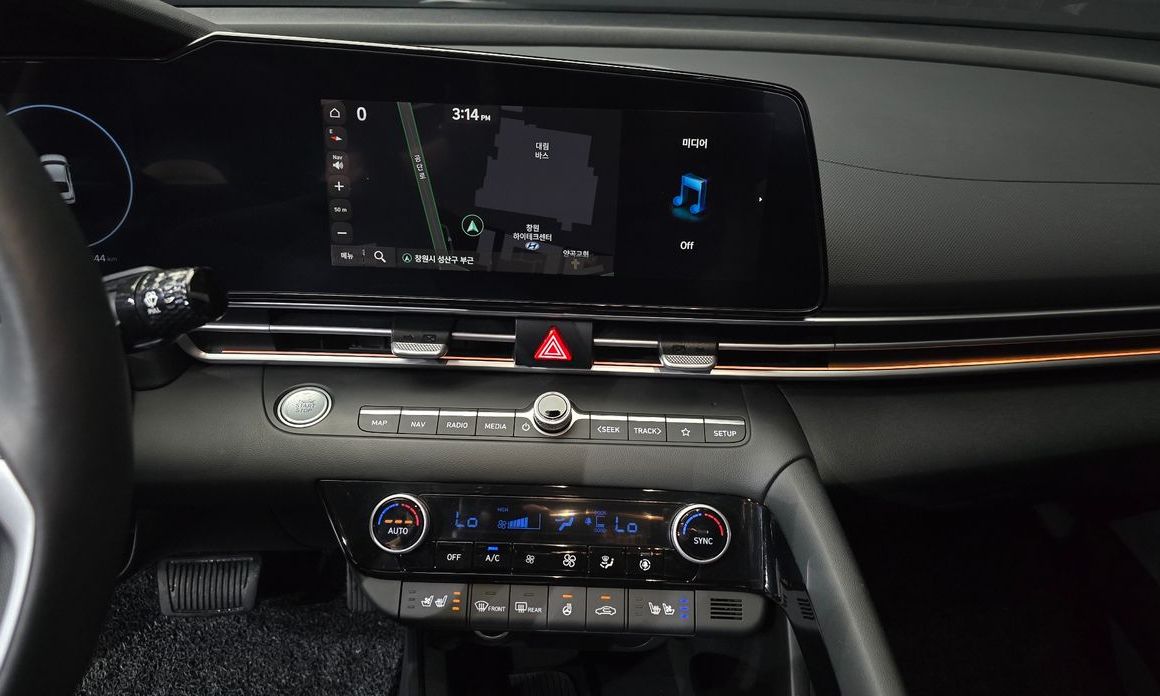Hyundai AVANTE 2024