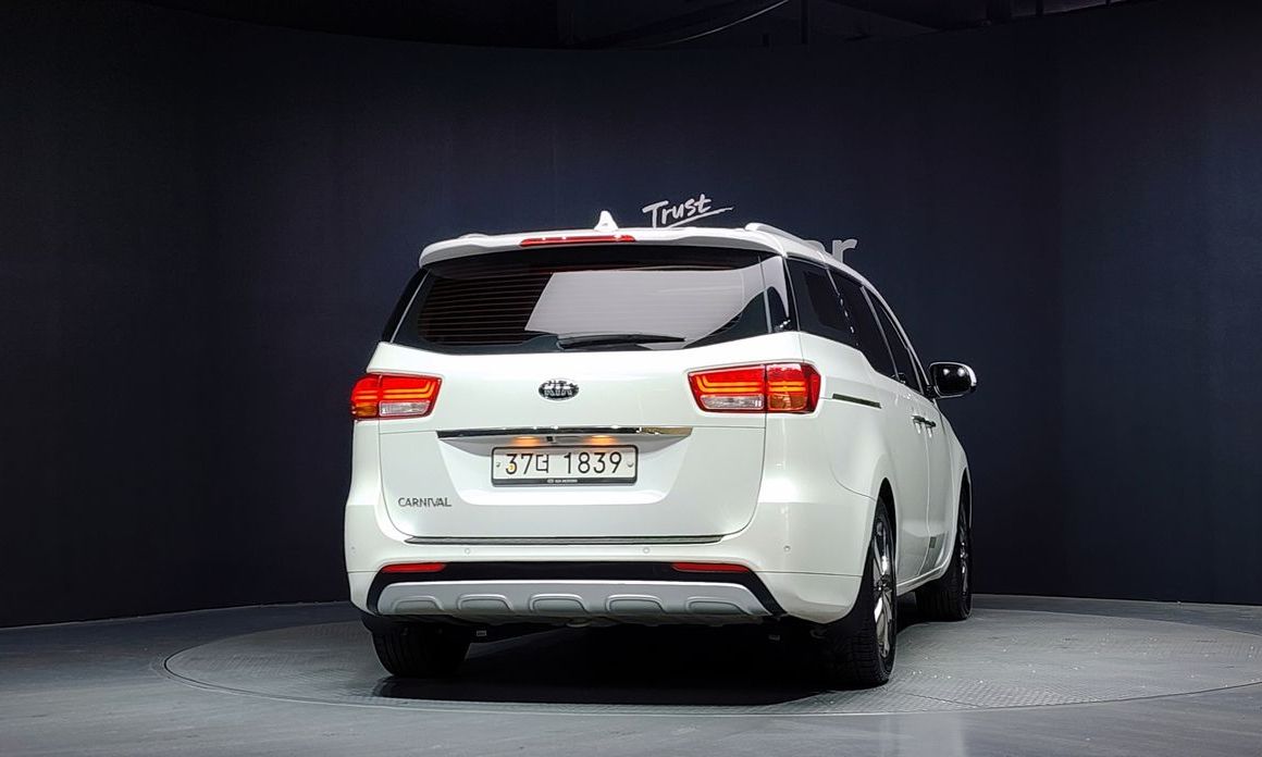 Kia Canival 2015