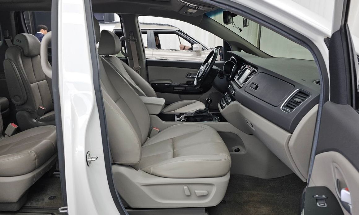 Kia Canival 2015