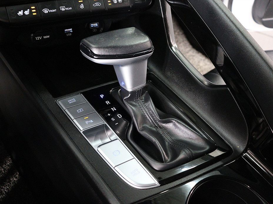 Hyundai AVANTE 2023
