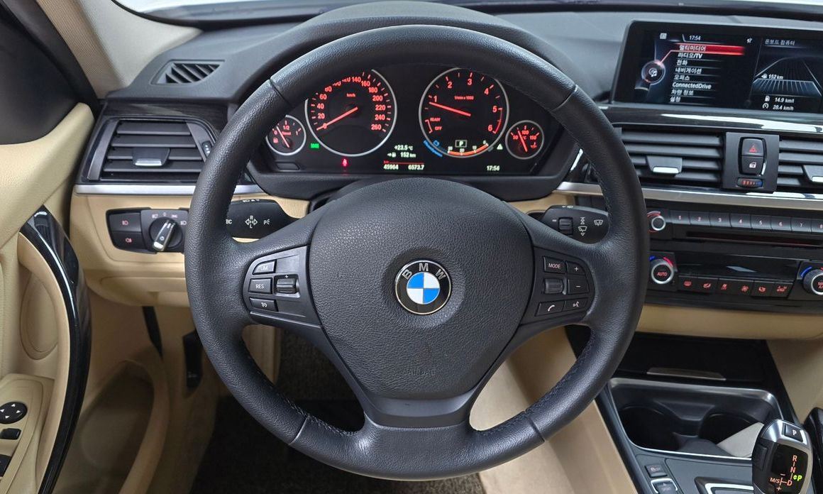 BMW 3-Series 2015
