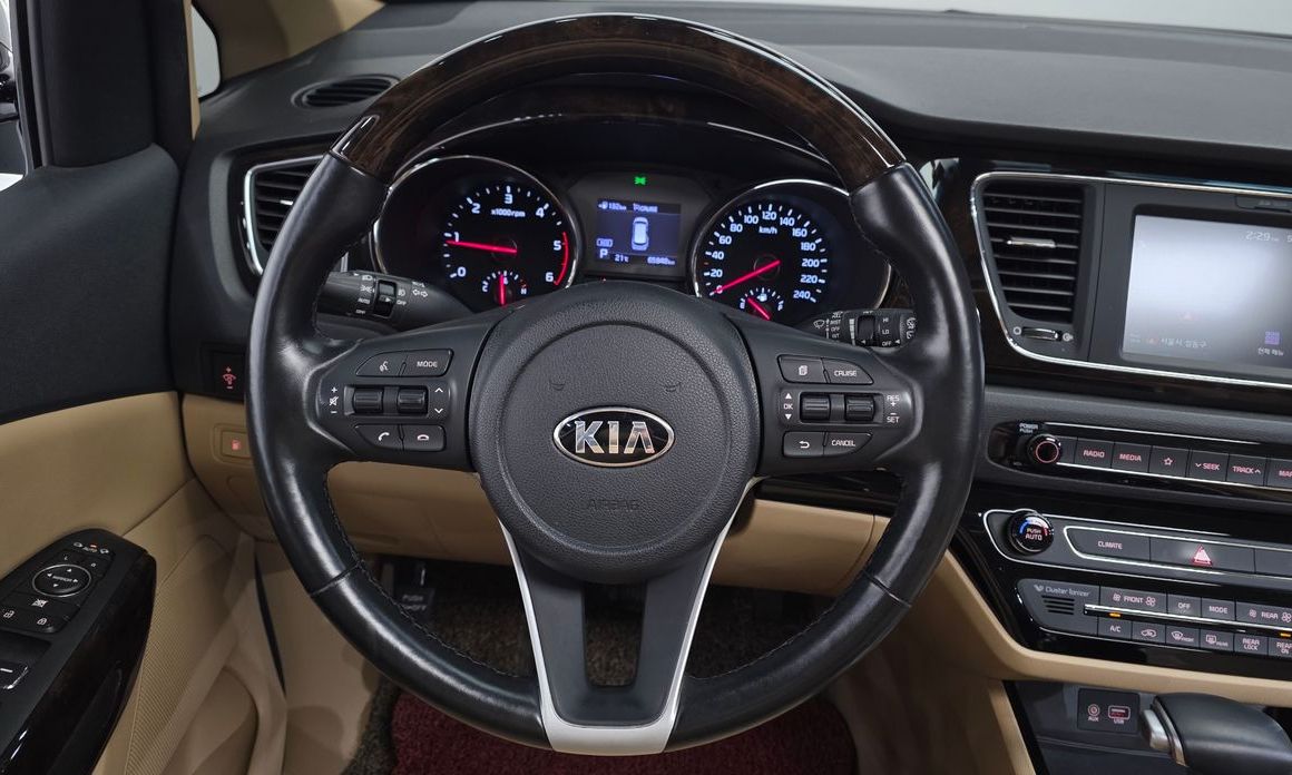 Kia Canival 2019