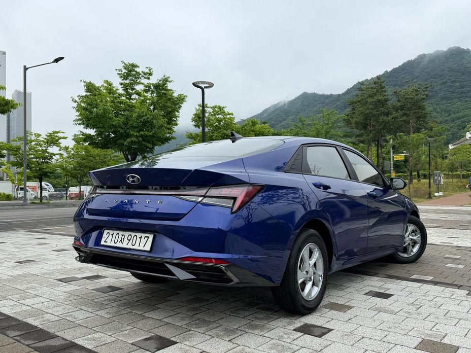 Hyundai AVANTE 2021