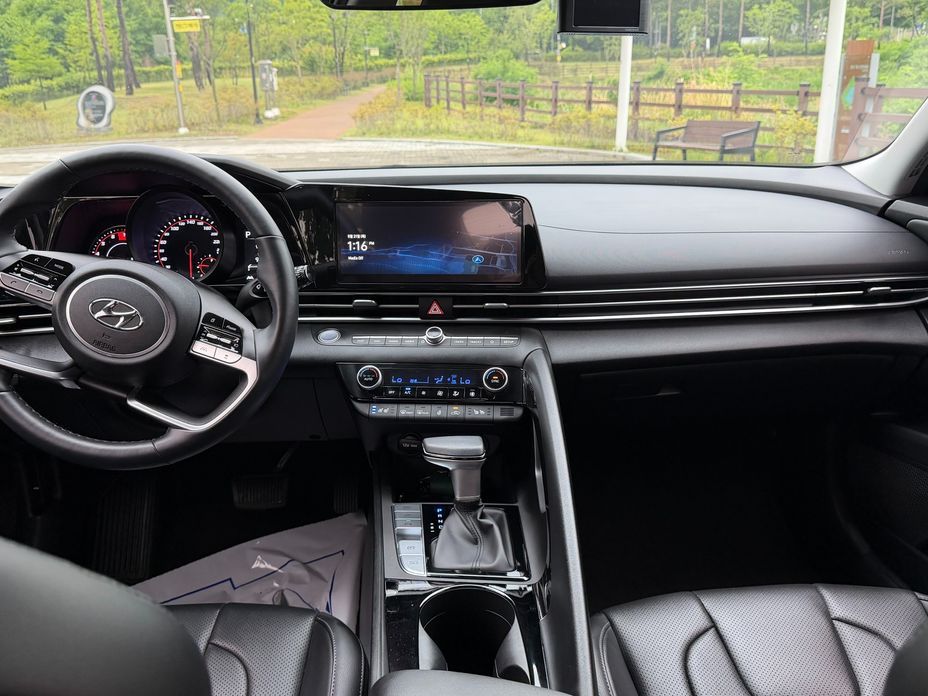 Hyundai AVANTE 2021