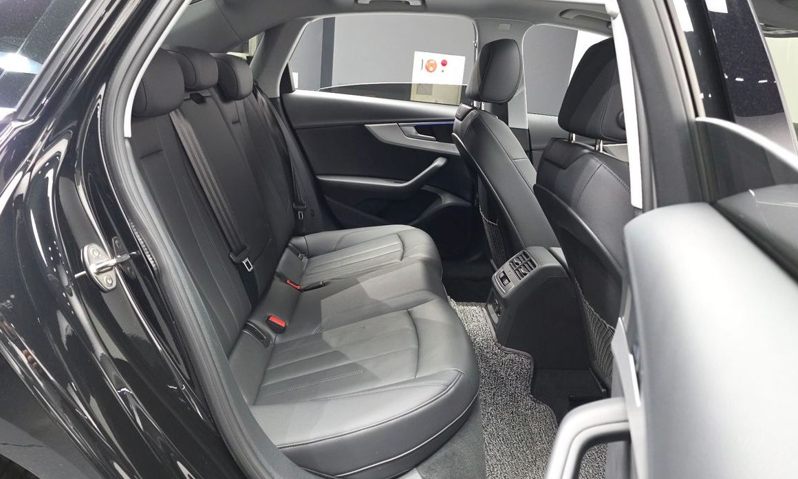 Audi A4 2023