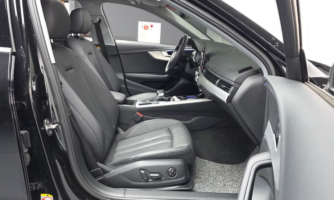 Audi A4 2023