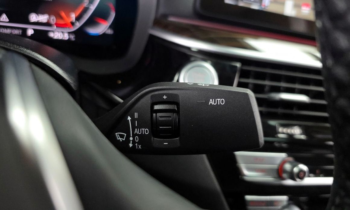 BMW 5-Series 2023