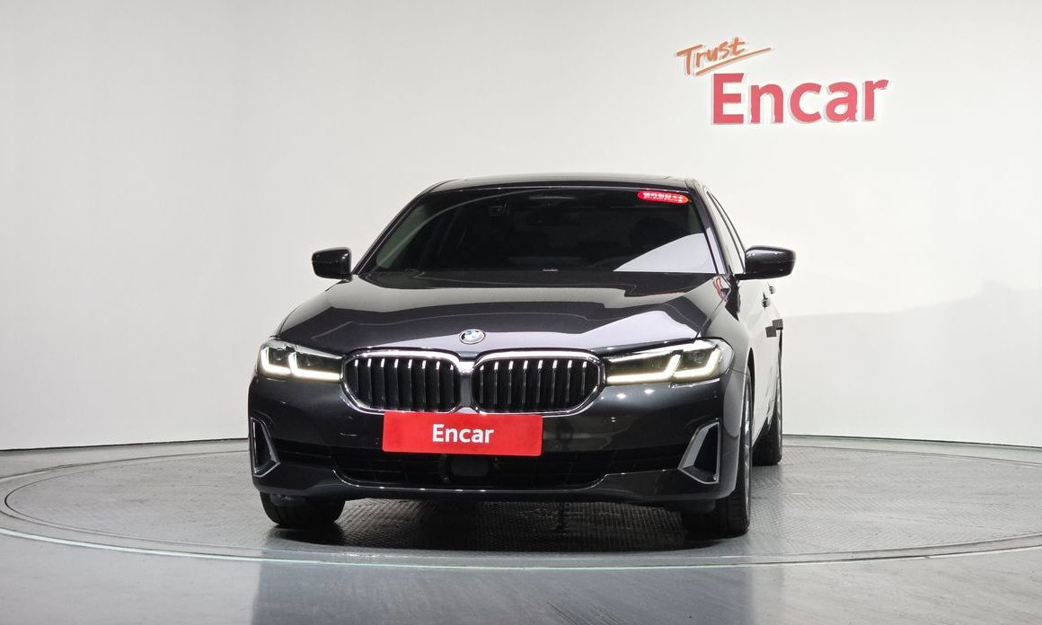 BMW 5-Series 2023