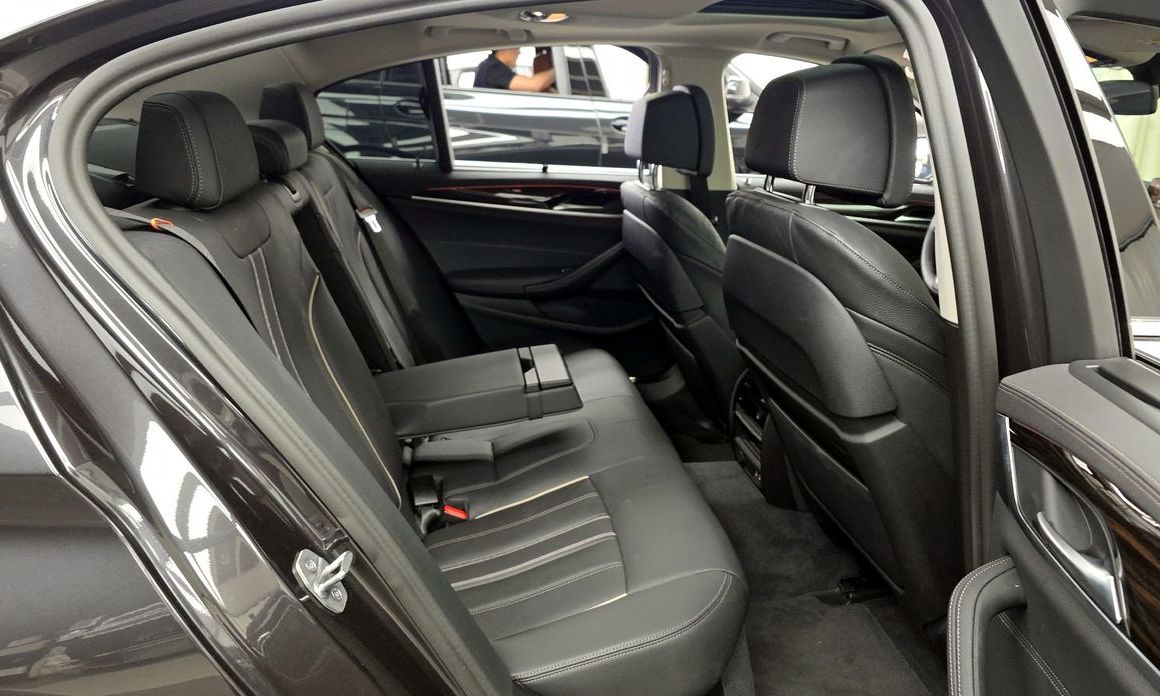 BMW 5-Series 2023