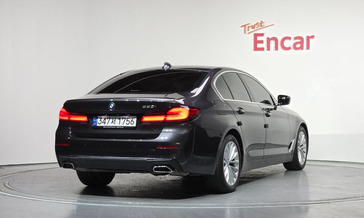 BMW 5-Series 2023