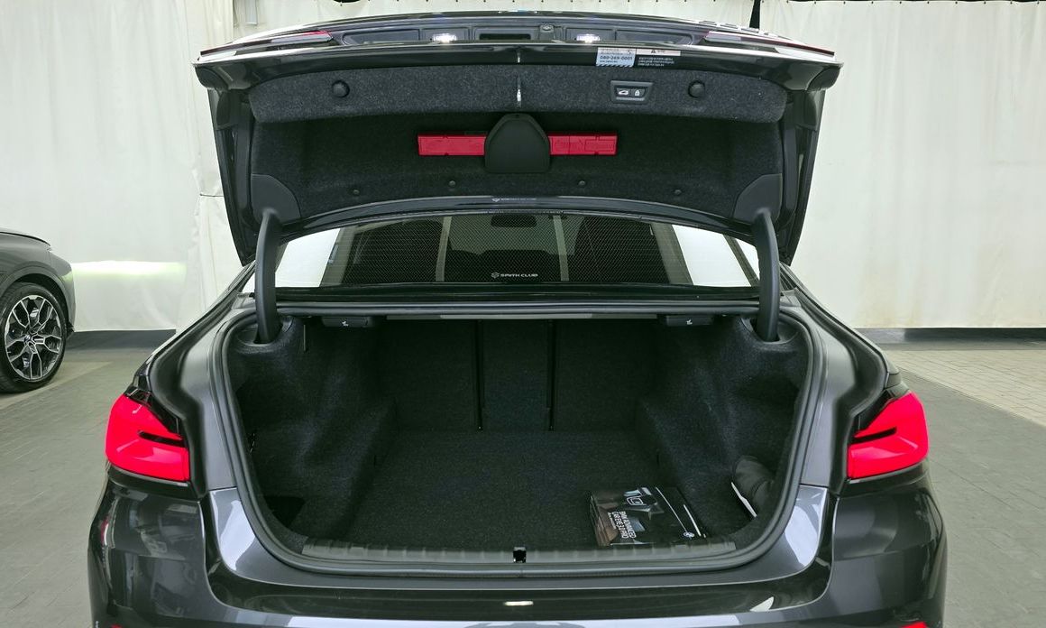 BMW 5-Series 2023