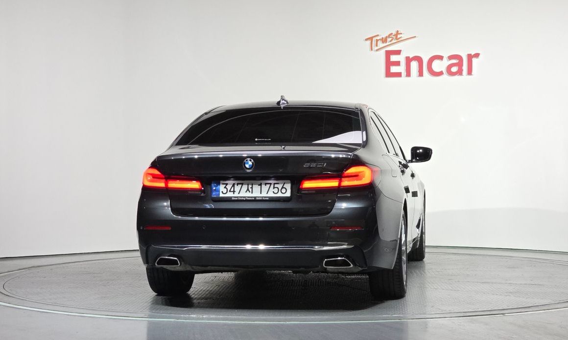 BMW 5-Series 2023
