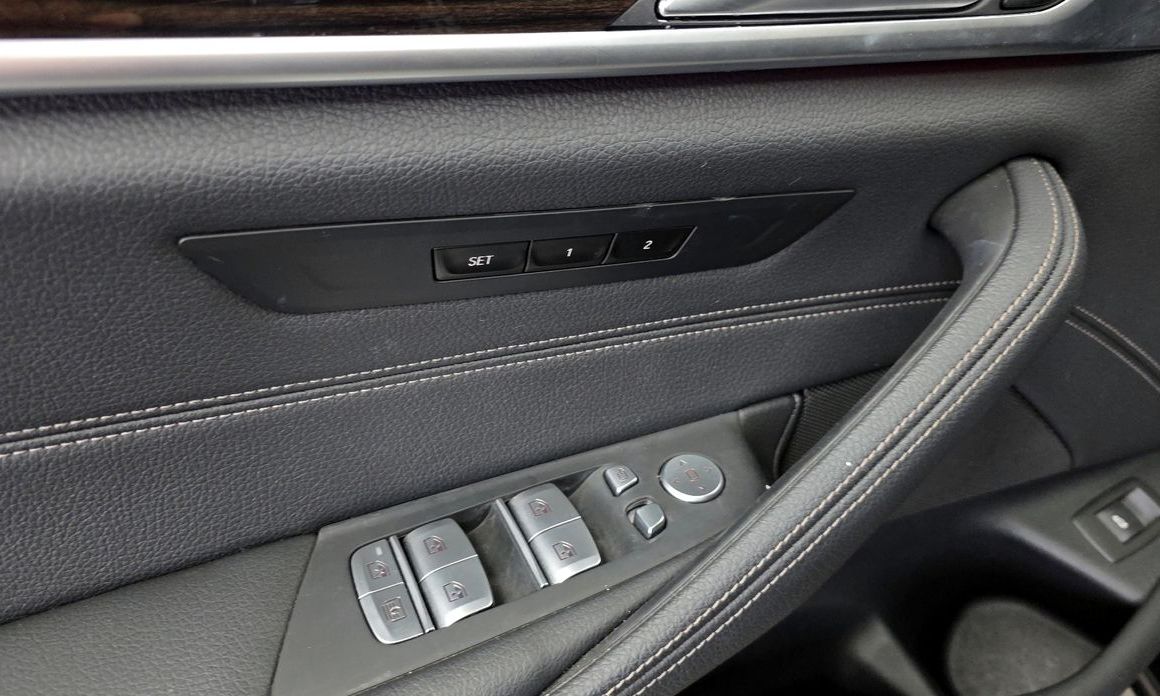 BMW 5-Series 2023