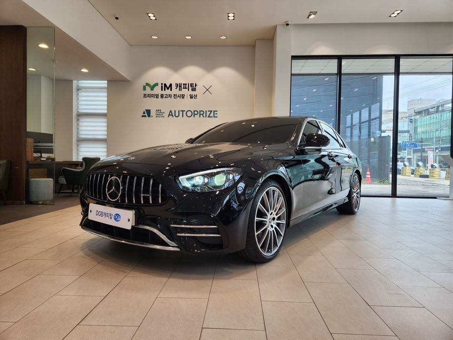 Mercedes-Benz E-Class 2021