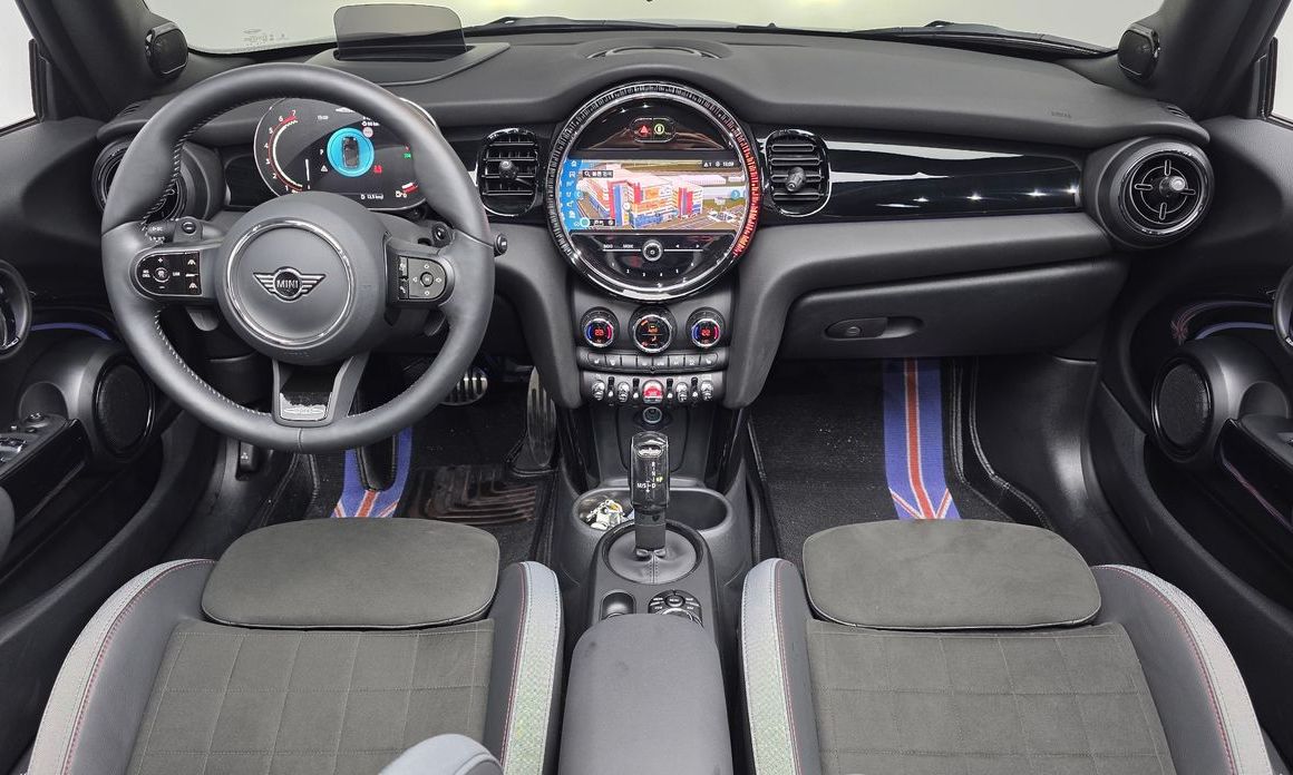 Mini Cooper Convertible 2024