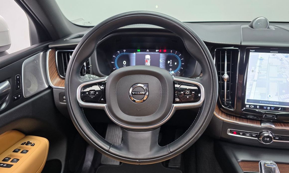 Volvo XC60 2022