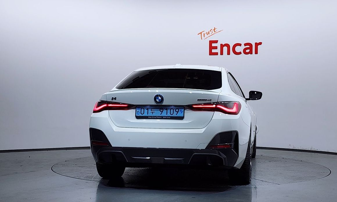 BMW i4 2023