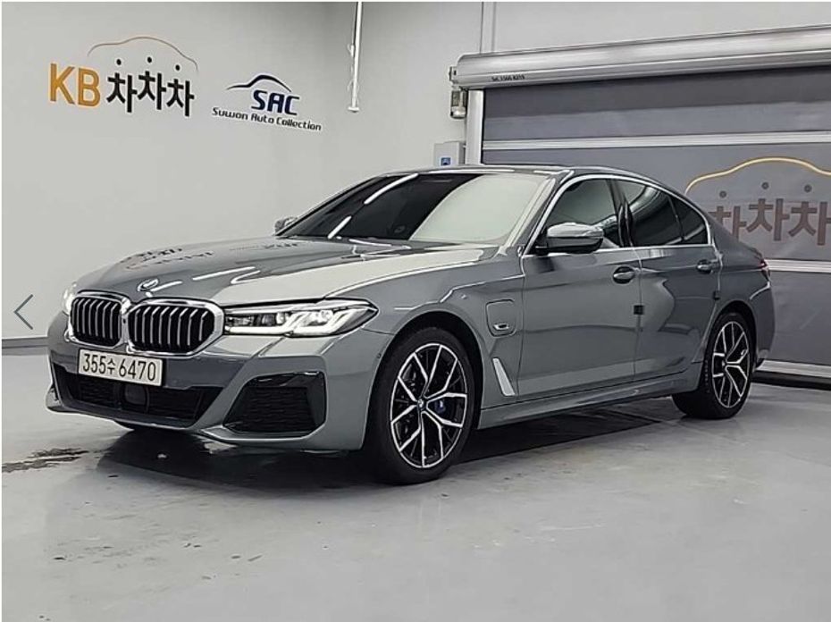 BMW 5-Series 2023