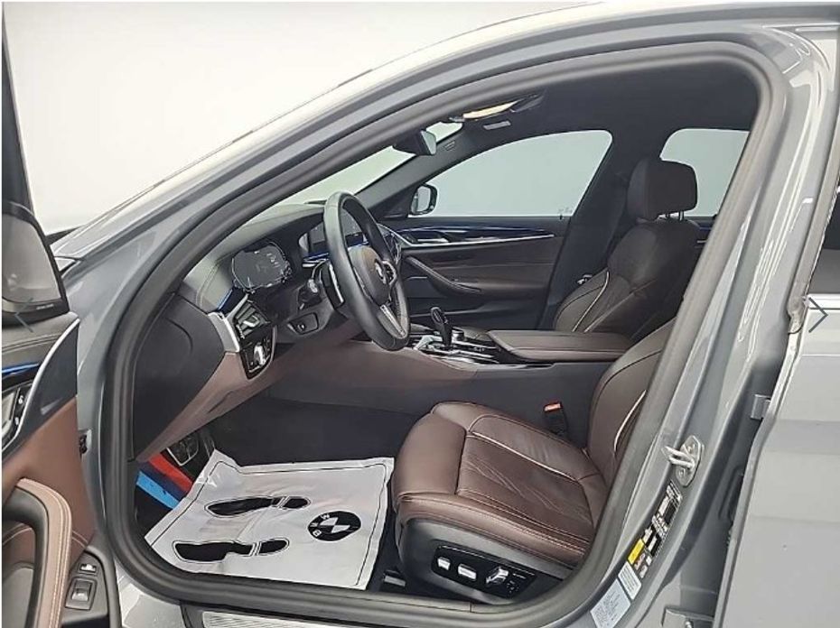 BMW 5-Series 2023