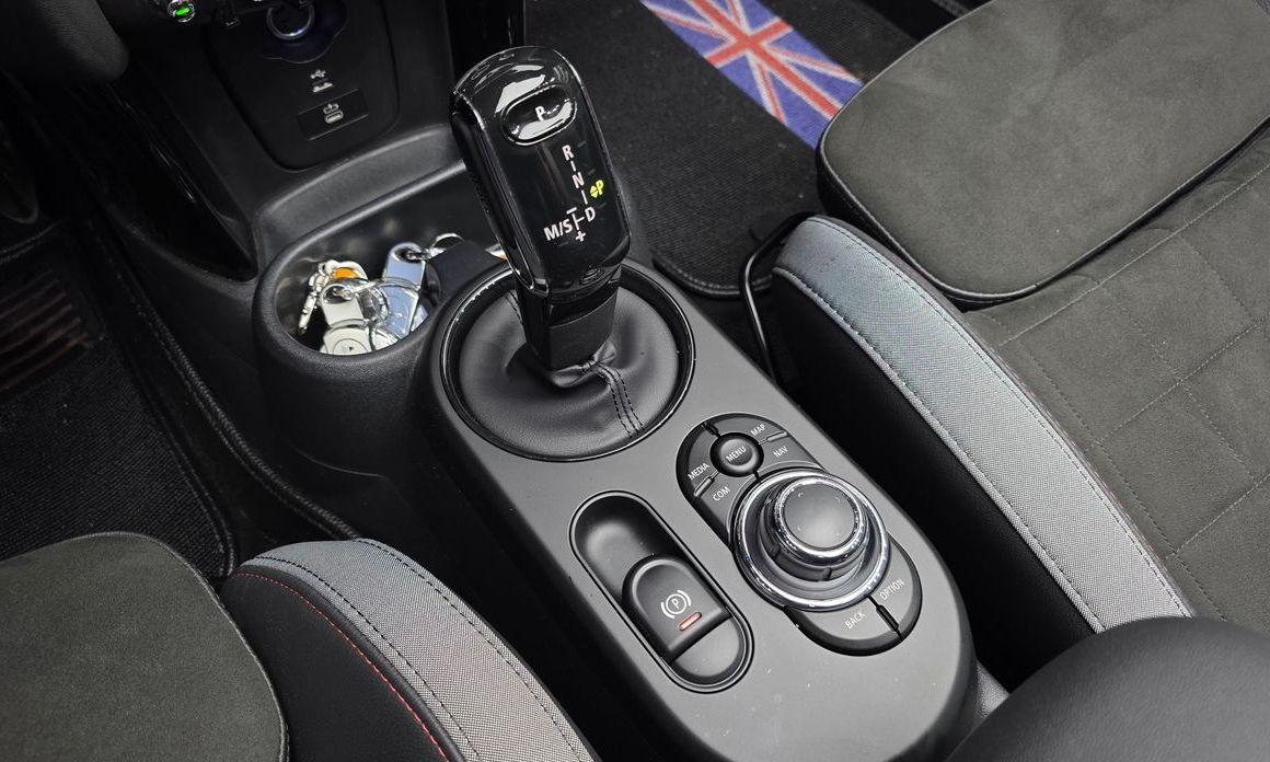 Mini Cooper Convertible 2024