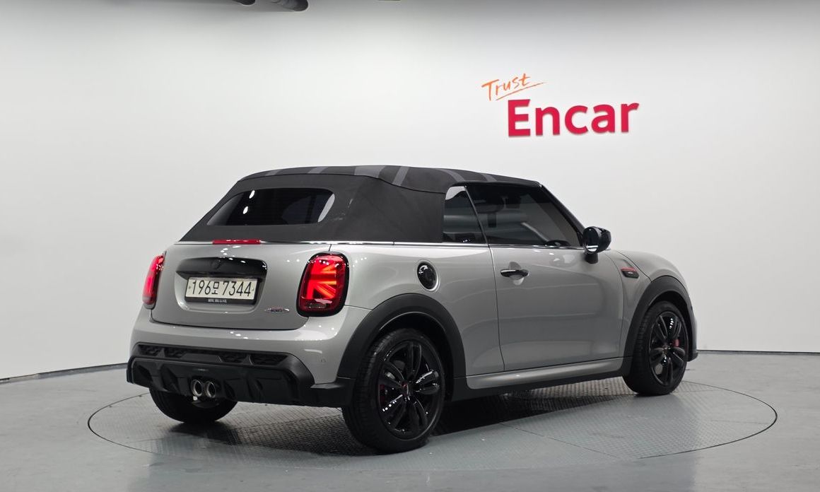 Mini Cooper Convertible 2024