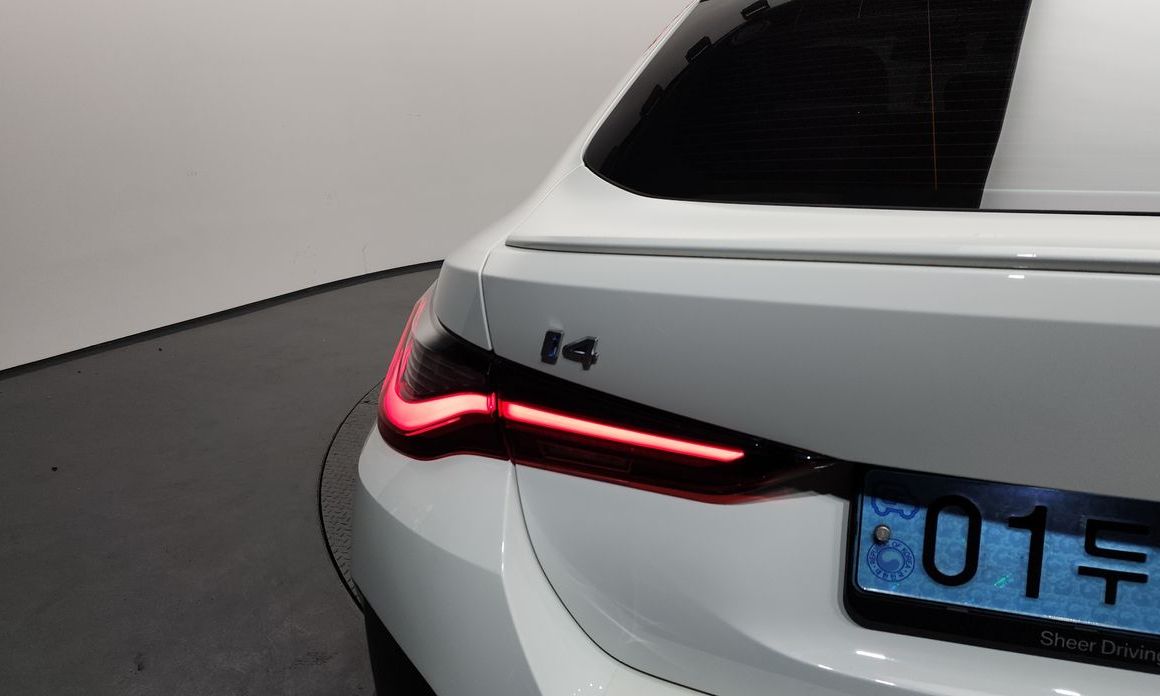 BMW i4 2023