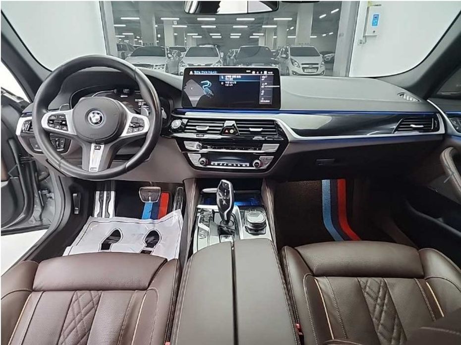 BMW 5-Series 2023