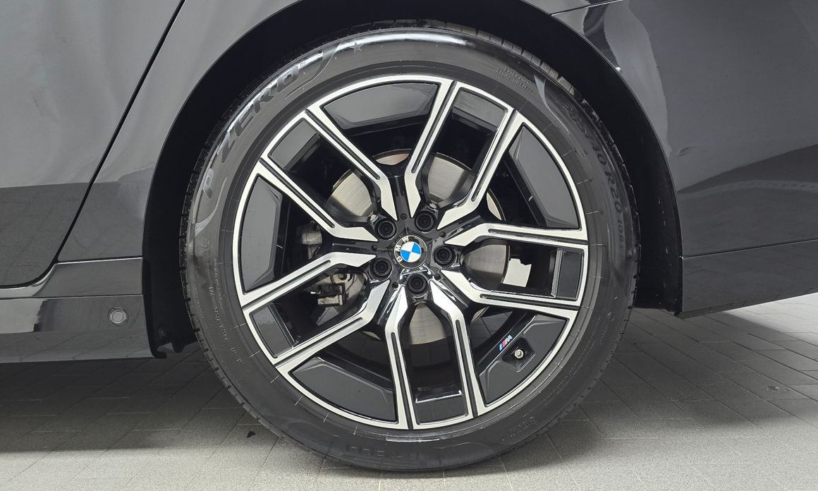 BMW 7-Series 2025