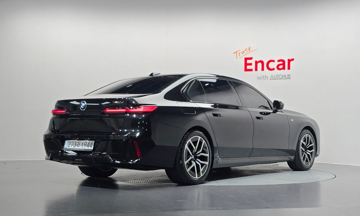 BMW 7-Series 2025