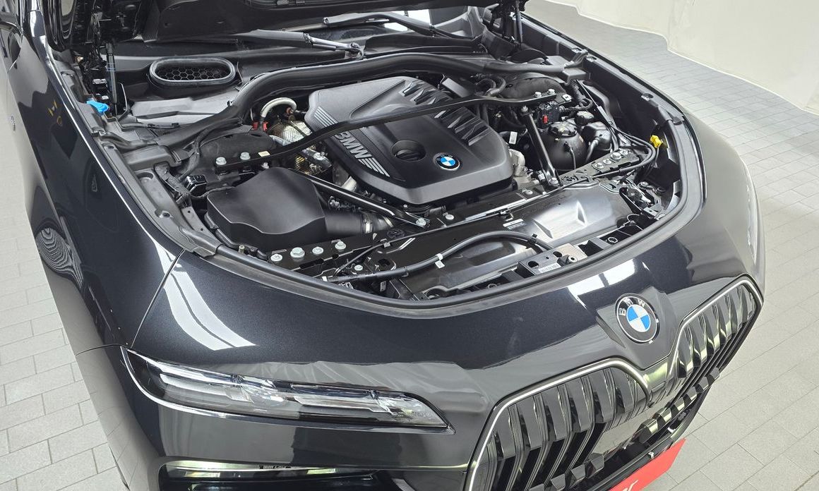 BMW 7-Series 2025