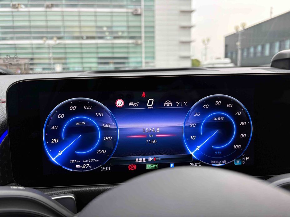 Mercedes-Benz EQB 2026
