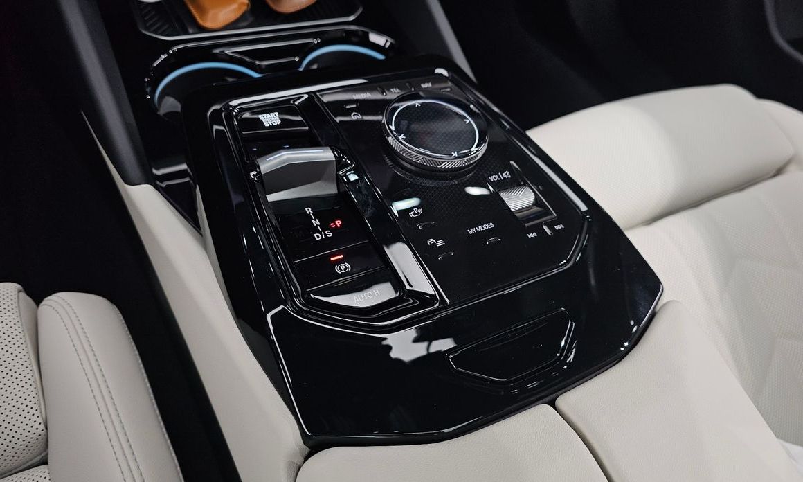 BMW 5-Series 2025