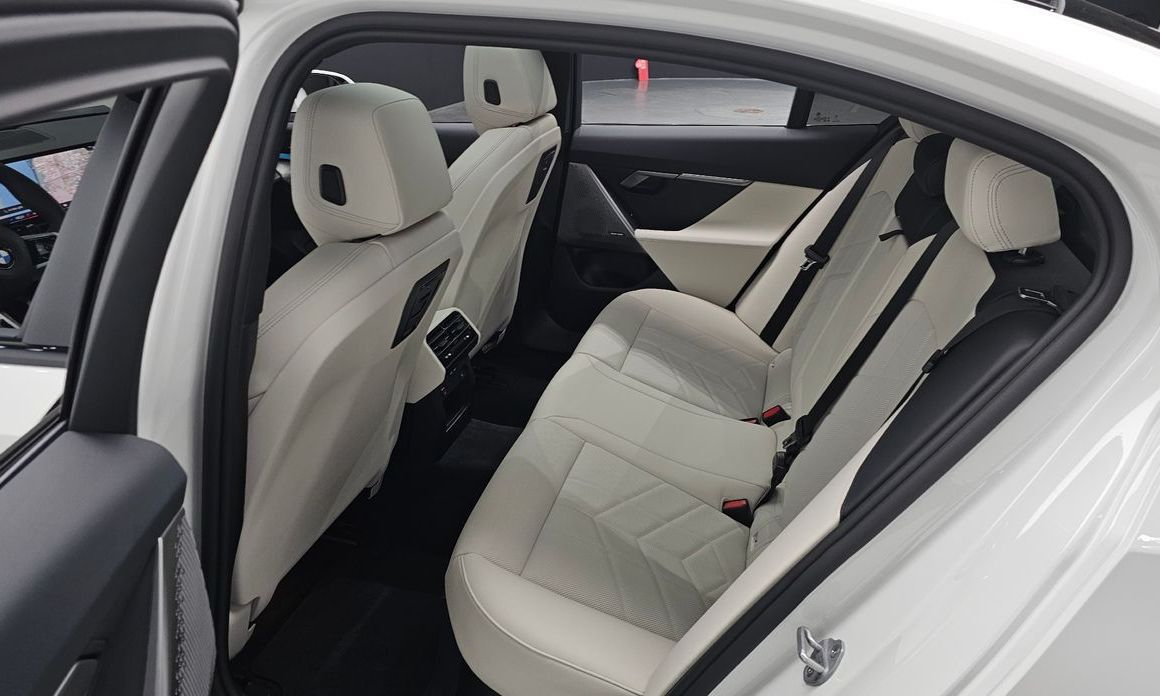 BMW 5-Series 2025