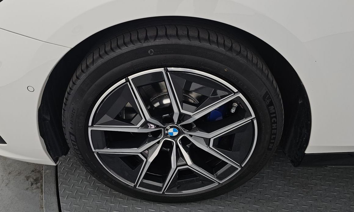 BMW 5-Series 2025