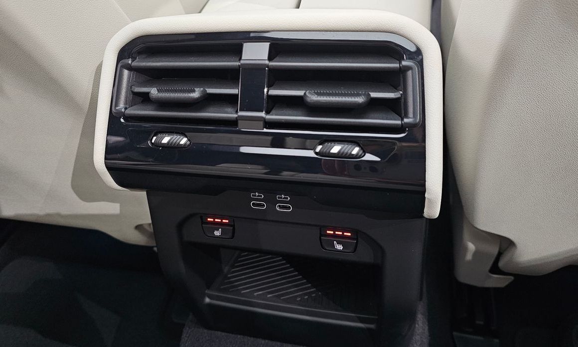 BMW 5-Series 2025