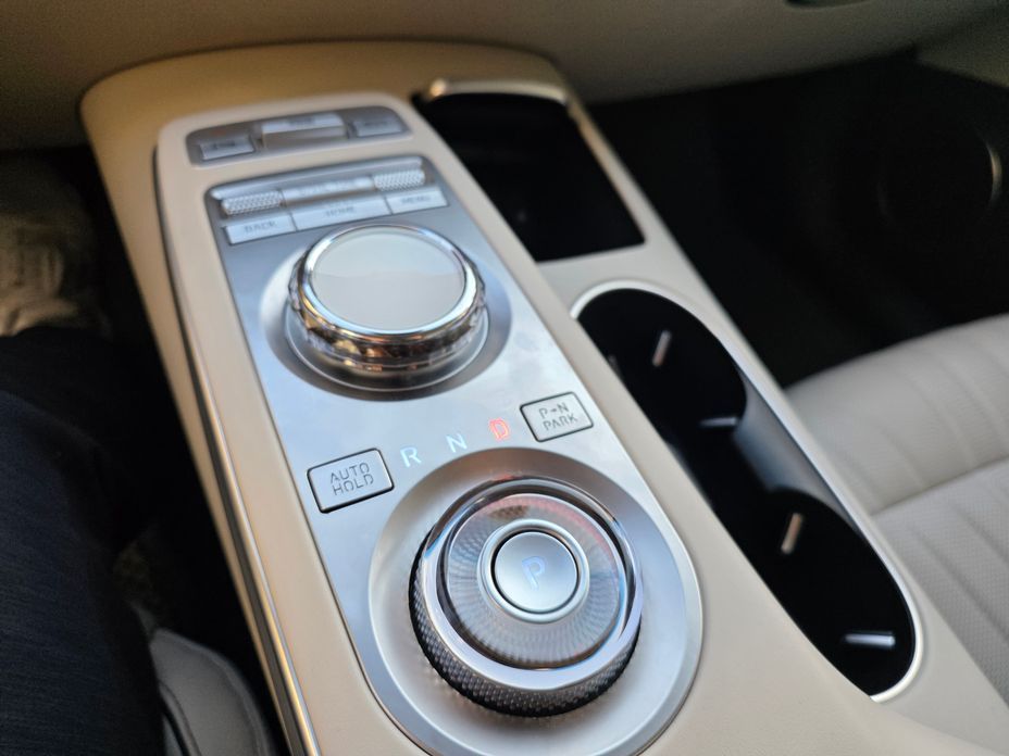 Genesis GV70 2023