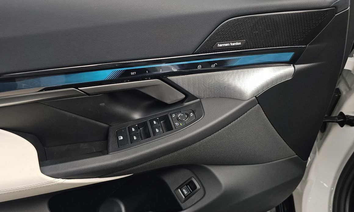 BMW 5-Series 2025