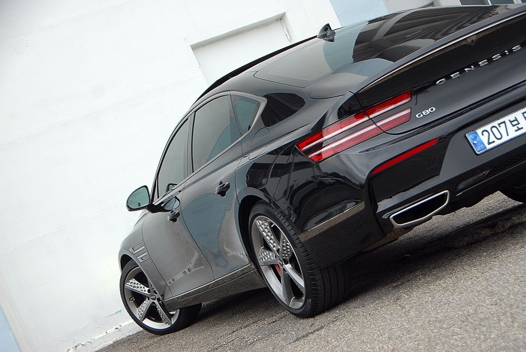 Genesis G80 2023