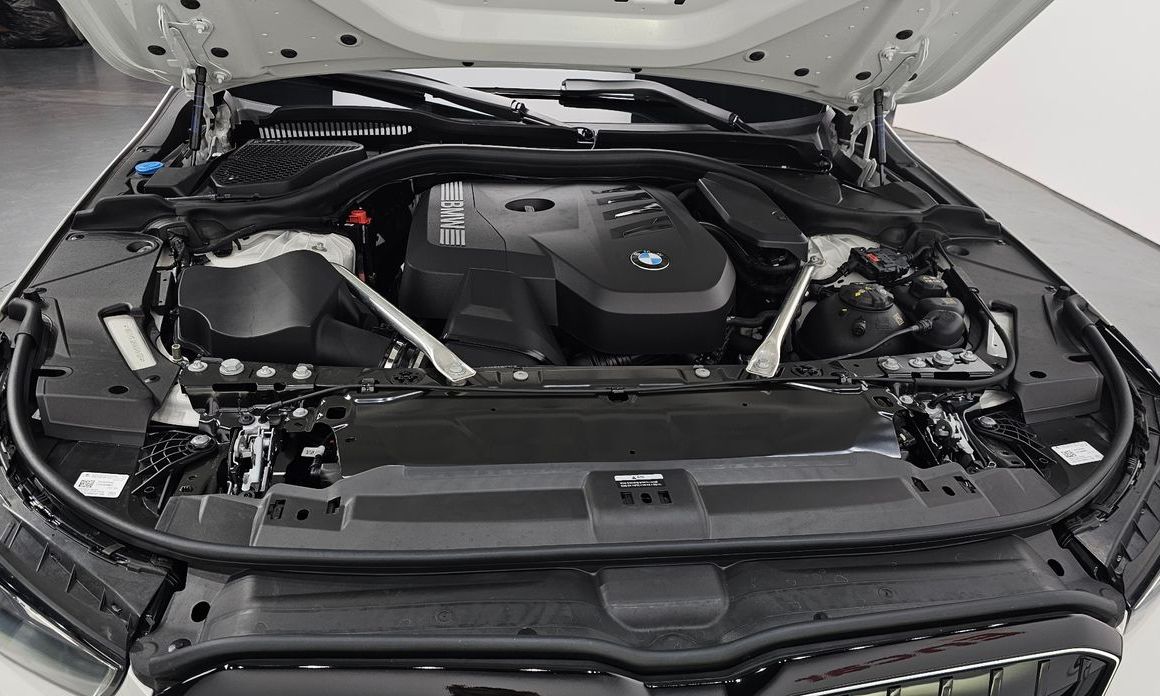 BMW 5-Series 2025