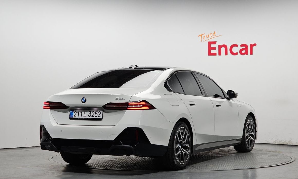BMW 5-Series 2025