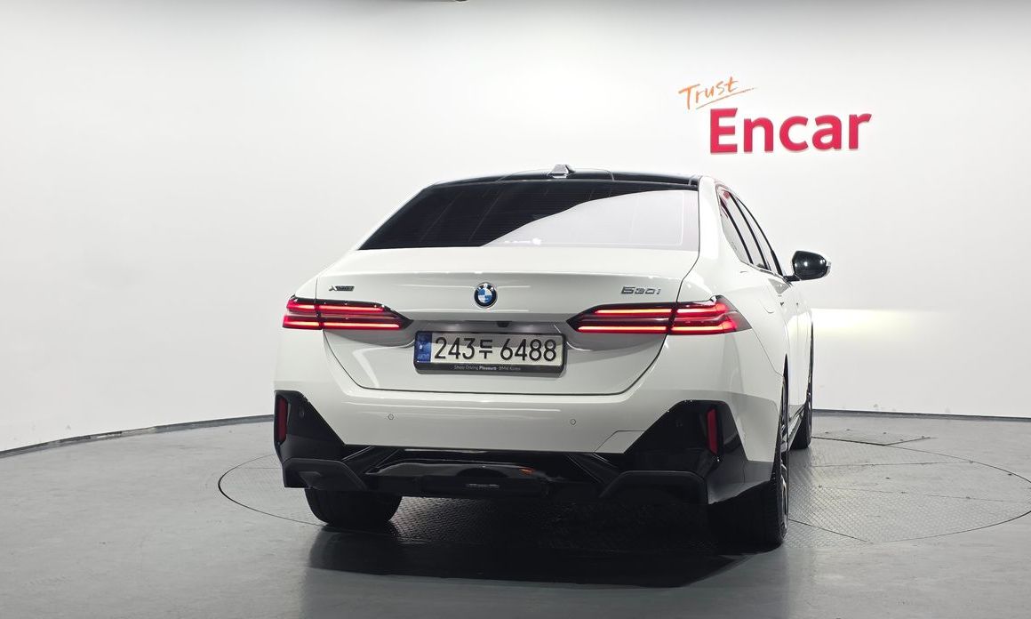 BMW 5-Series 2024