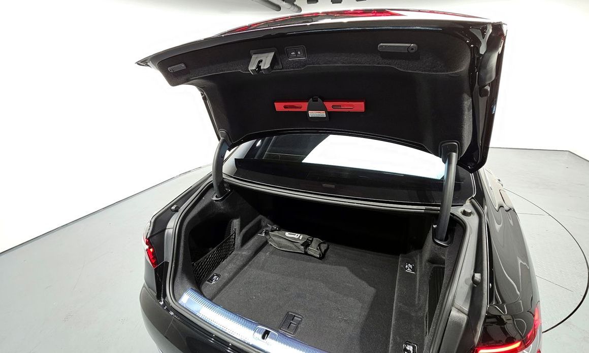 Audi A8 2023