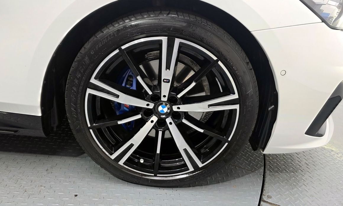BMW 5-Series 2024
